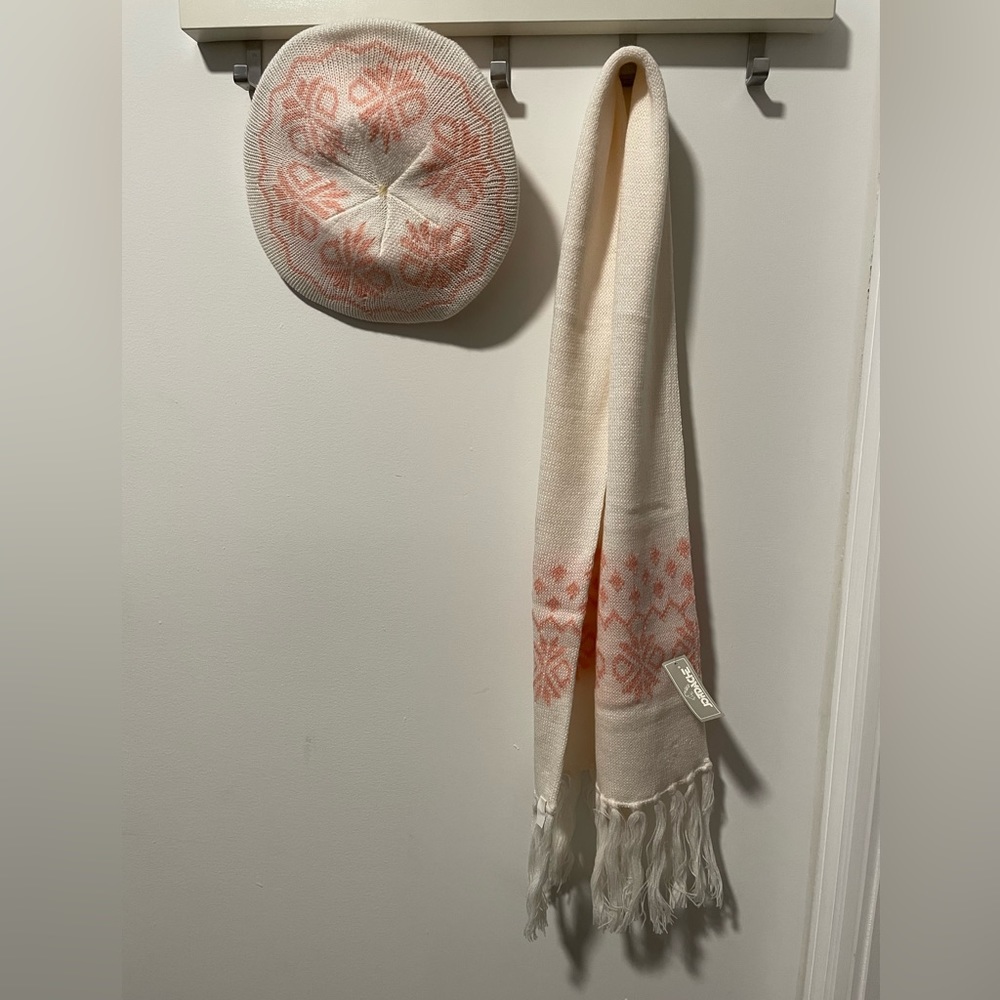 Vintage Jordache off-white + pink beret & scarf set (tags still on, never worn)